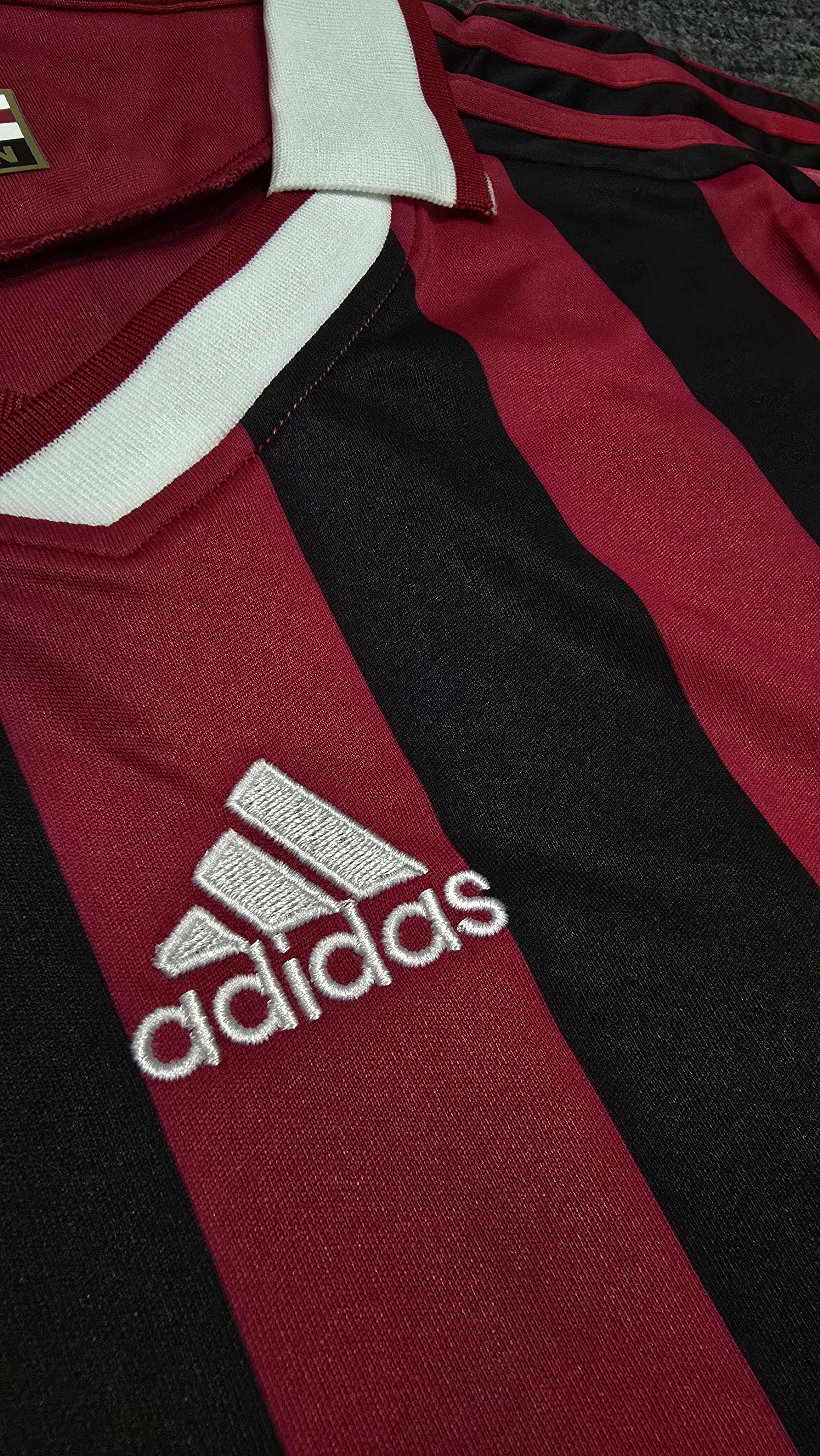 AC MILAN HOME 2009/10 OFFICIAL VINTAGE JERSEY Thumbnail 3
