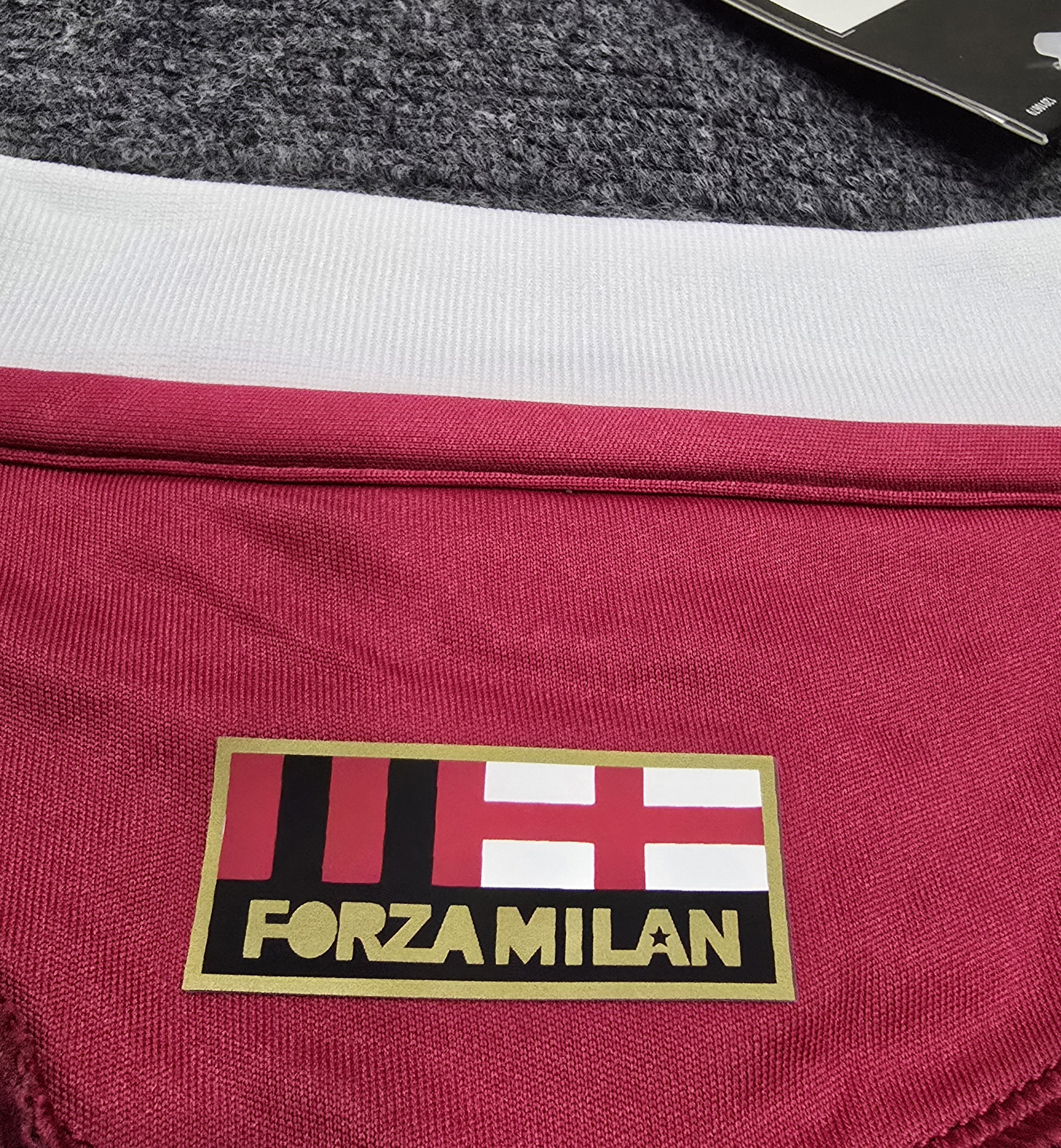 AC MILAN HOME 2009/10 OFFICIAL VINTAGE JERSEY Thumbnail 4