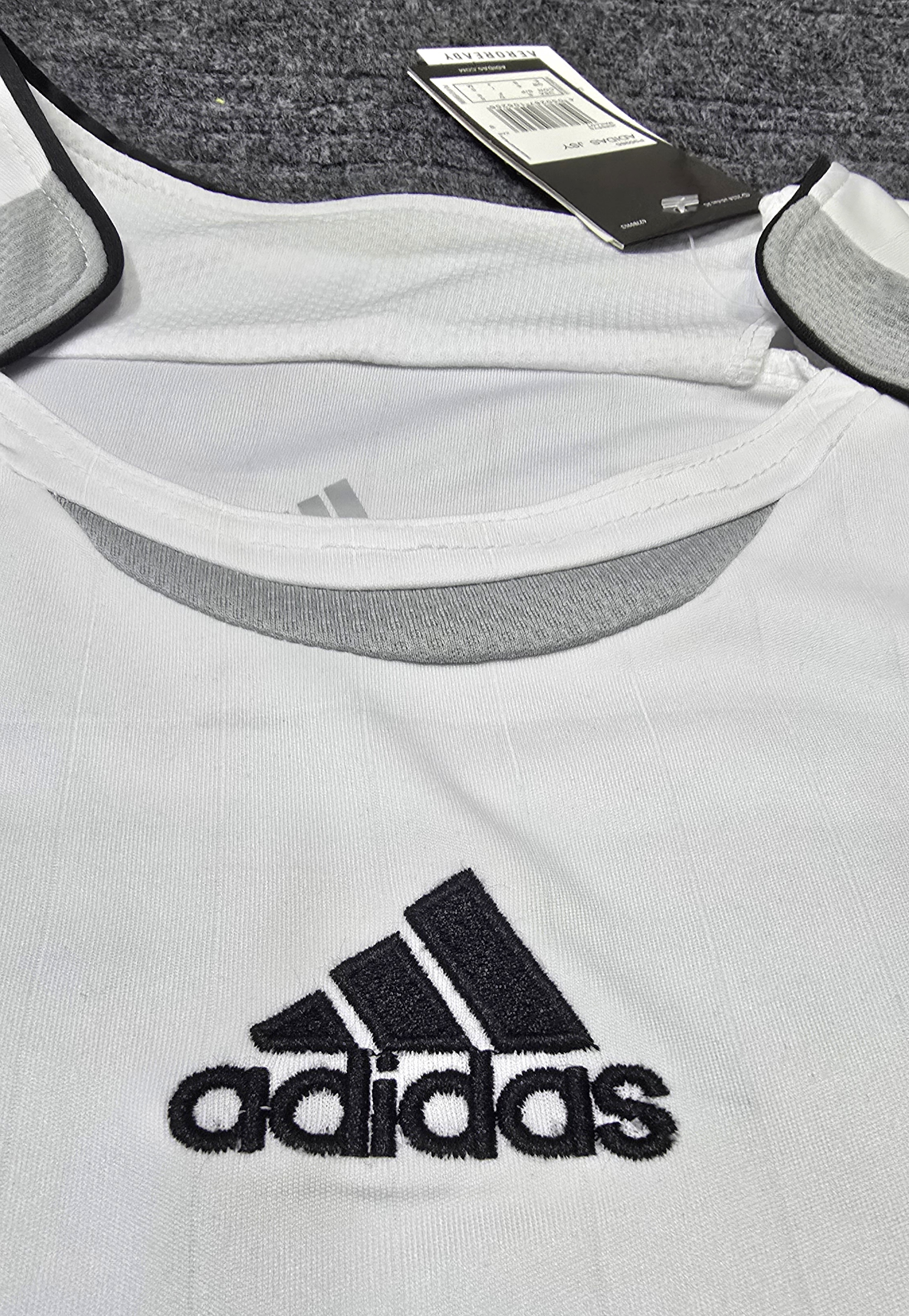 REAL MADRID HOME 2006 OFFICIAL VINTAGE RETRO JERSEY Thumbnail 3