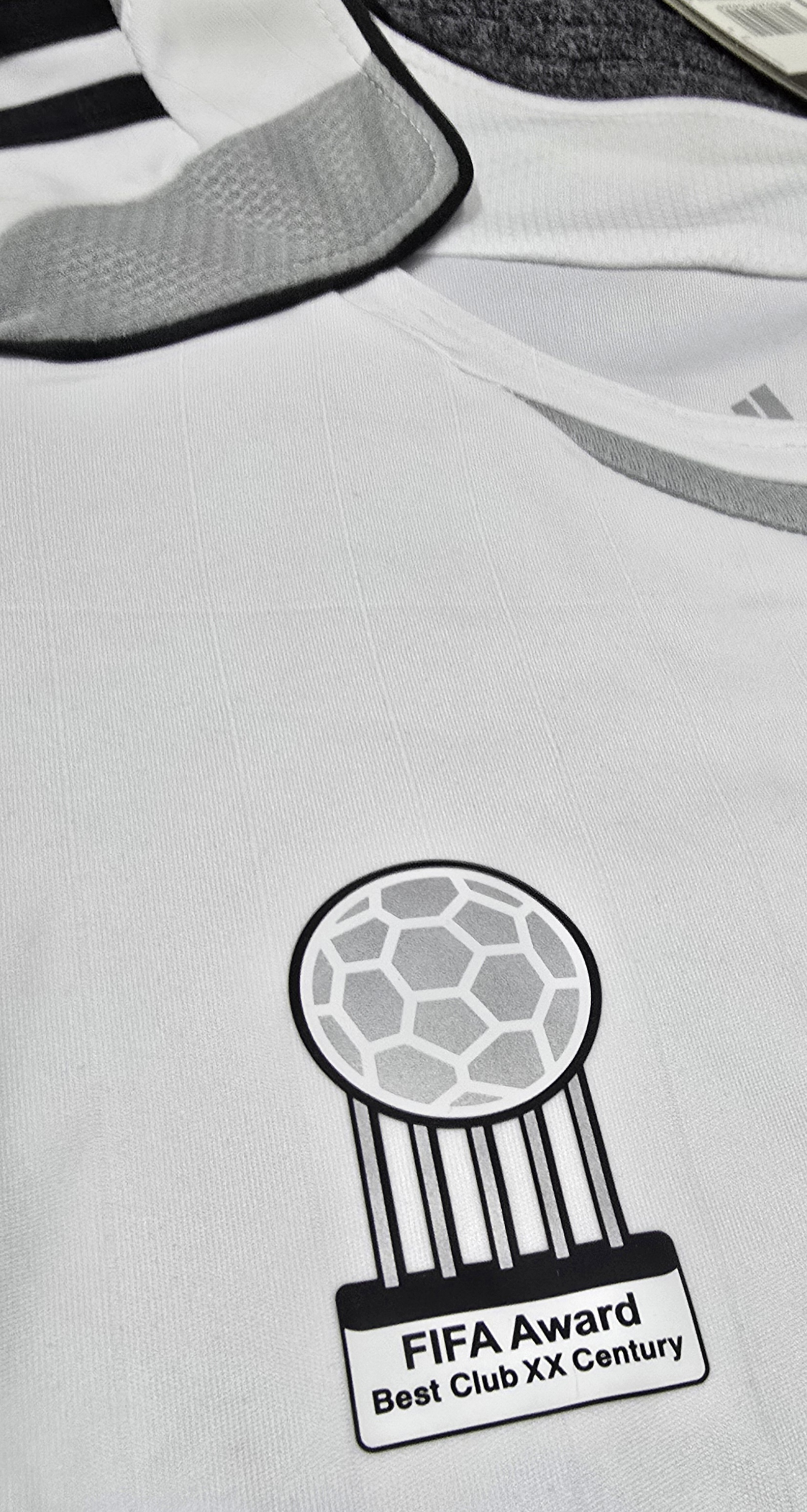 REAL MADRID HOME 2006 OFFICIAL VINTAGE RETRO JERSEY Thumbnail 4