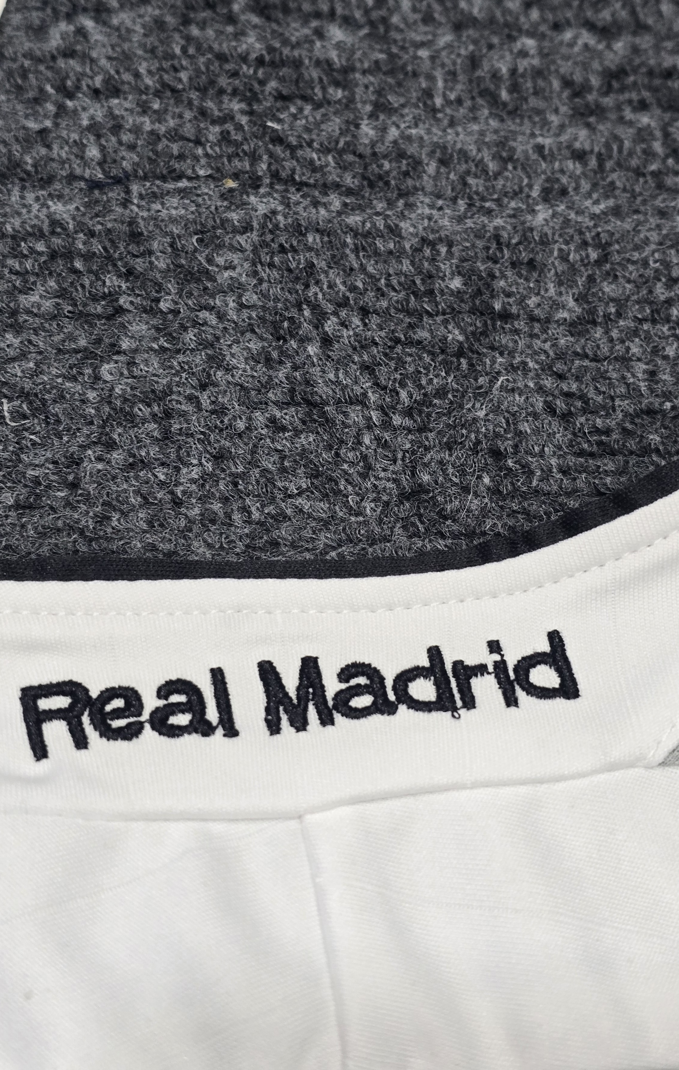 REAL MADRID HOME 2006 OFFICIAL VINTAGE RETRO JERSEY Thumbnail 6