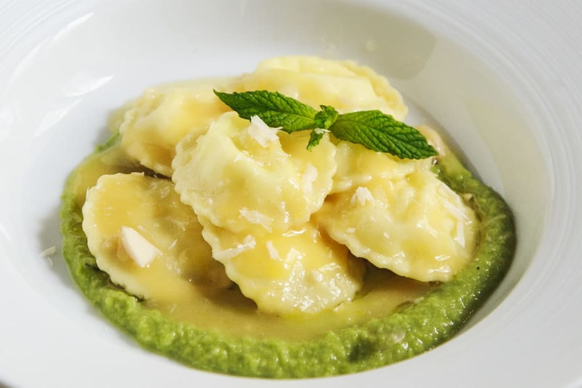 Fave menta e pecorino. Dalla tradizione laziale. Non è un allergene ma CONTIENE FAVE