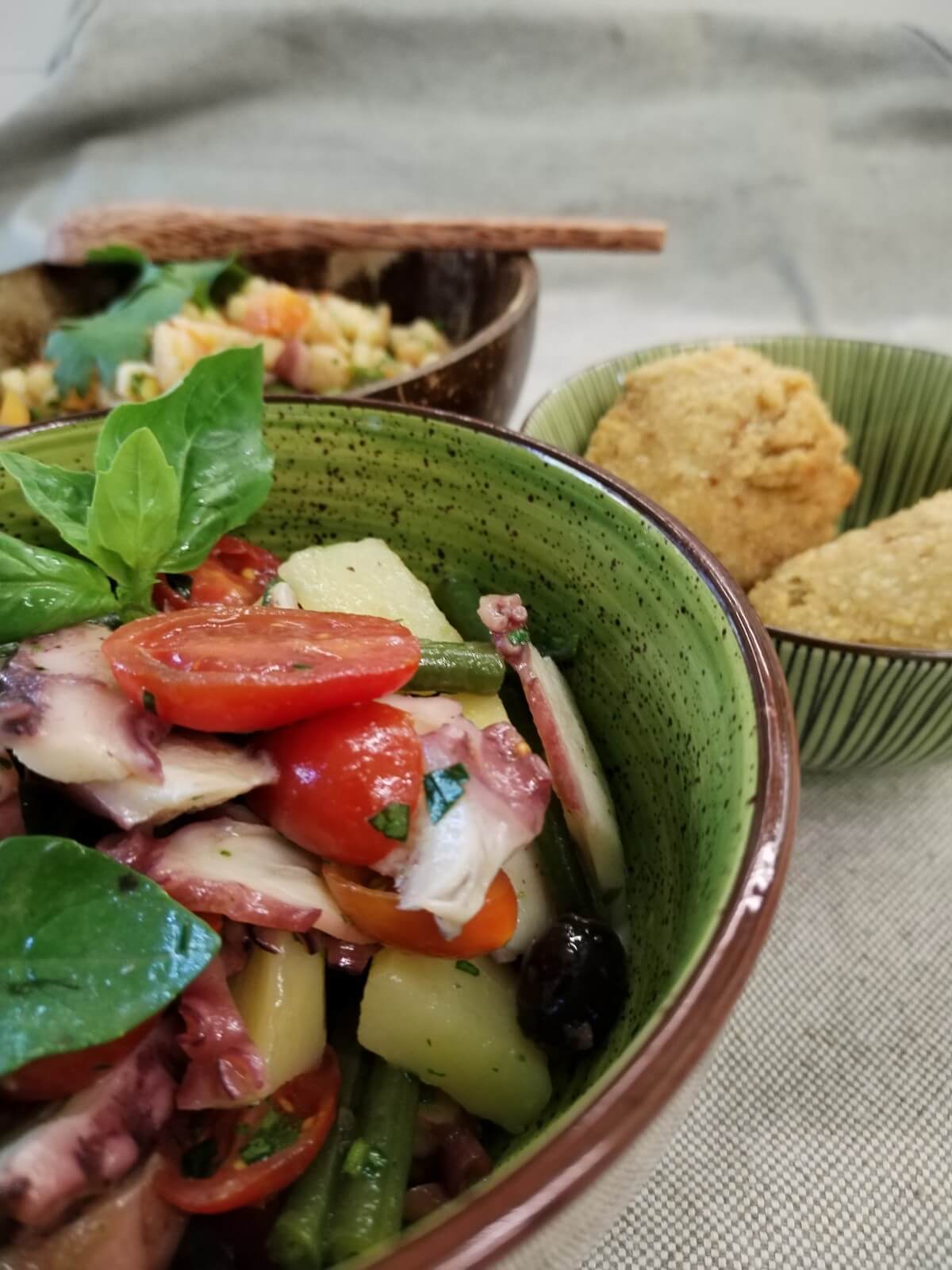 Polpo, pomodorini, patate e fagiolini. Gli ingredienti principali dell'Insalata di polpo