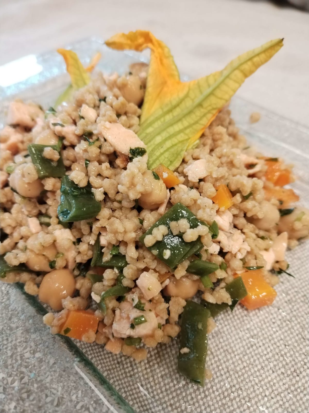 Cous cous integrale con pesce e crostacei. Diverso ogni volta ma sempre buono