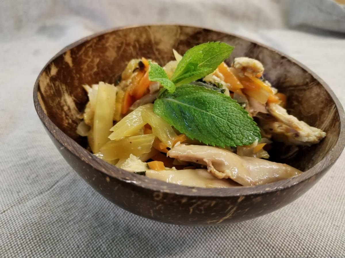 Faraona al forno con verdure croccanti. Fresca e saporita.