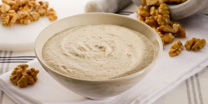 Un classico della cucina genovese. Su questo non si transige, l'aglio ci vuole!