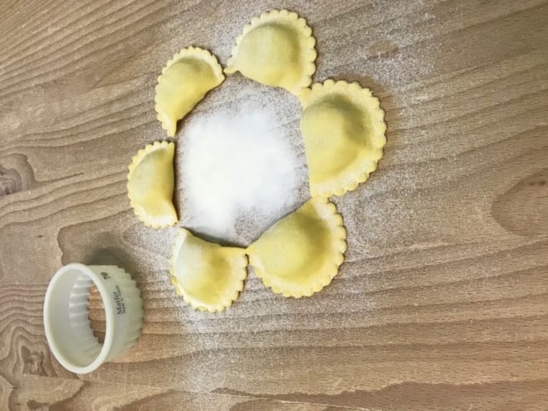 Branzino al forno e patate. A volte con scorza di limone e prezzemolo