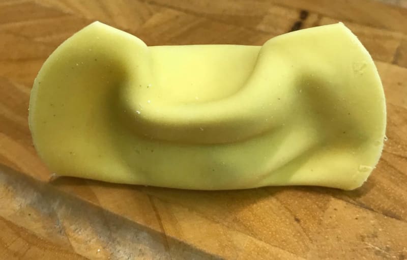 Versione "povera" e vegetariana del casoncello.