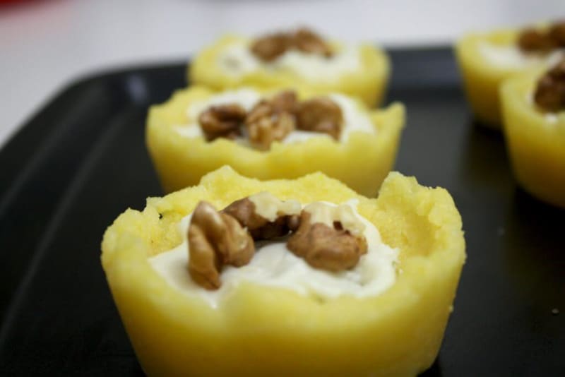 Sformatino di polenta e gorgonzola. Pronto da gratinare