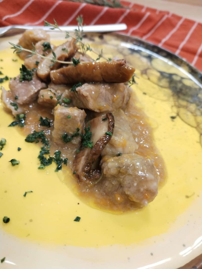 Spezzatino di vitello (in questo caso con porcini)