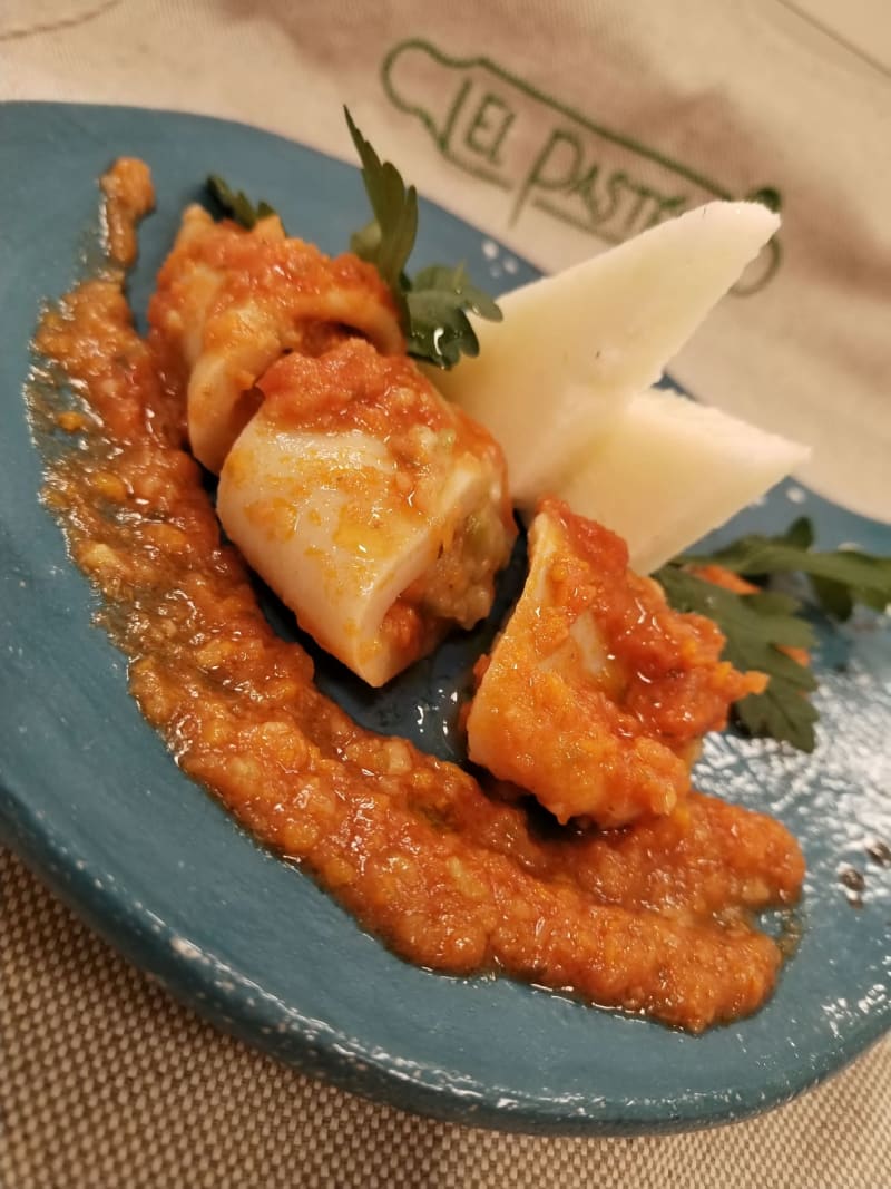 Totani ripieni al pomodoro
