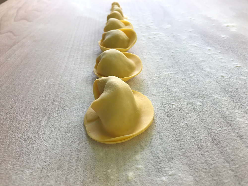 Freschissimi! Ricotta di pecora e scoza di agrumi.