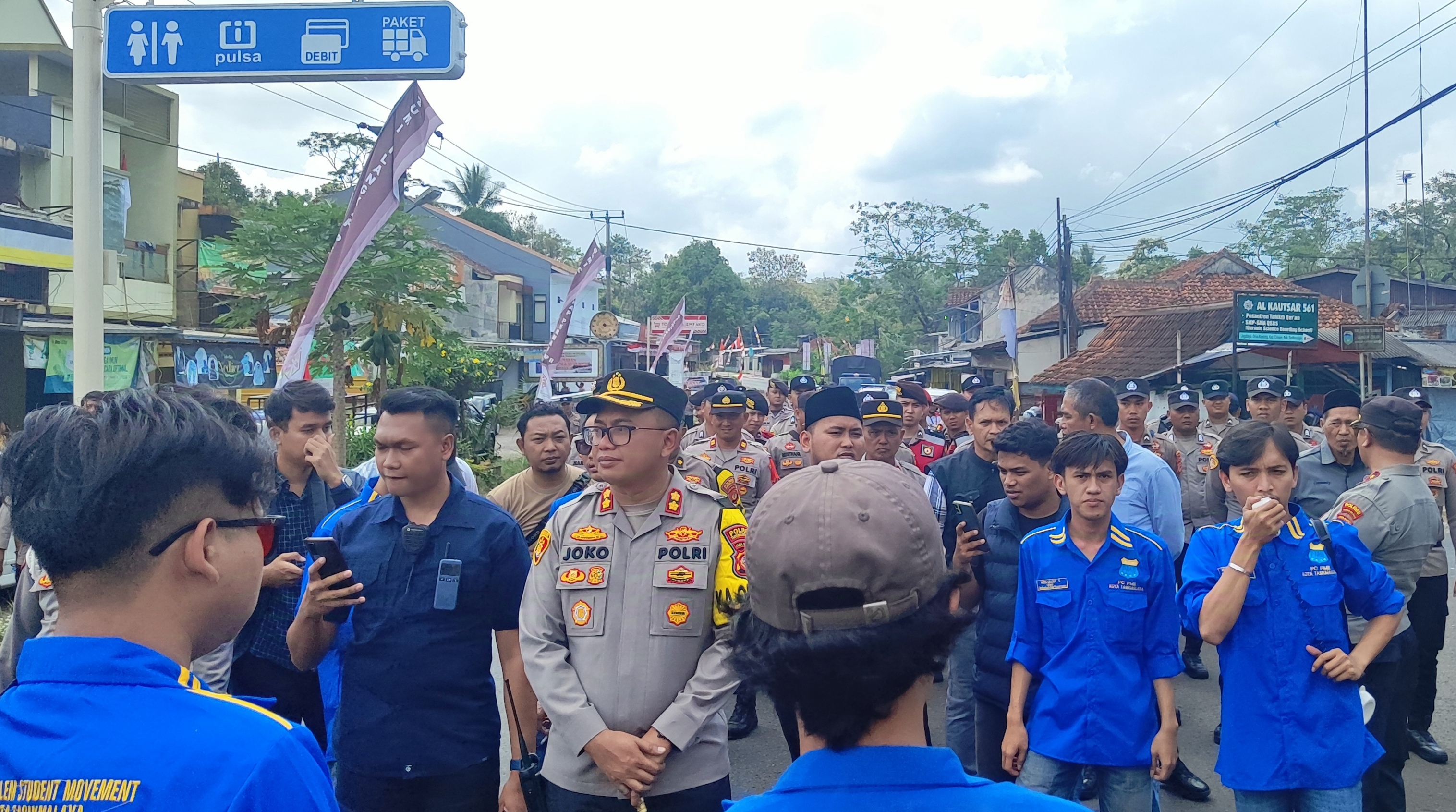 Kunjungan Jokowi ke Tasikmalaya Disambut Aksi Demonstrasi