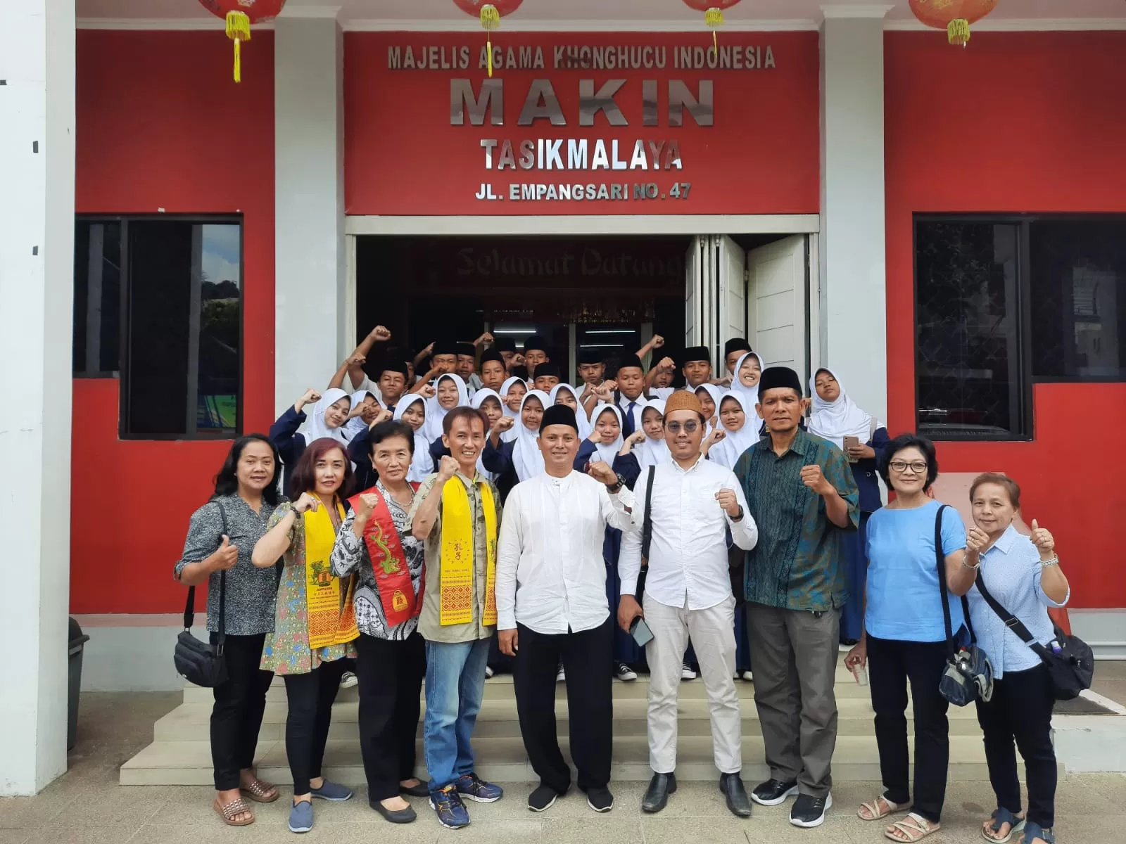 Tasik Kota Santri, Tapi Gak Fanatik