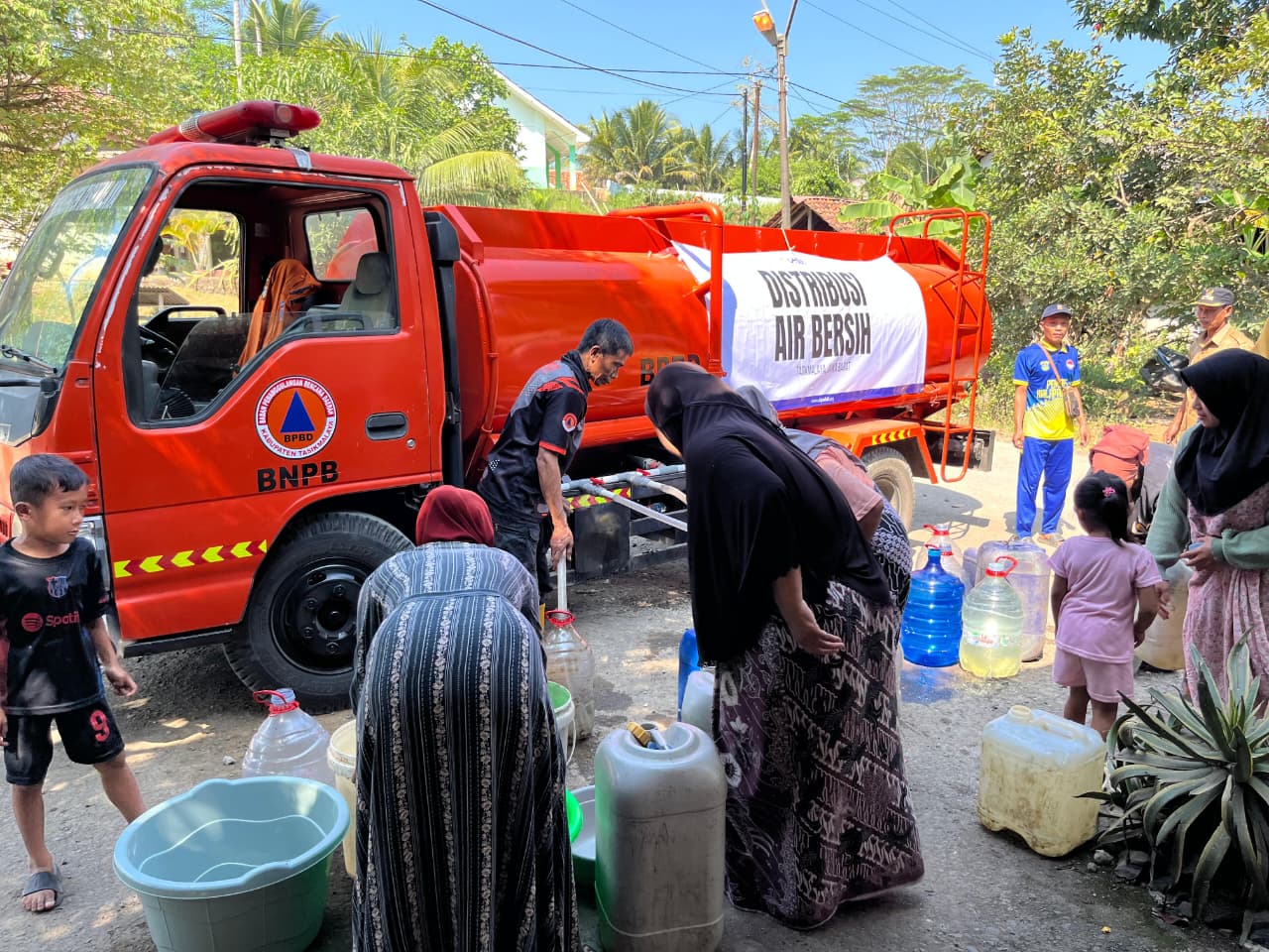 Krisis Air di Tasikmalaya Makin Parah, 4.771 Warga Terdampak Kekeringan, Pemkab Tetapkan Status Siaga Darurat