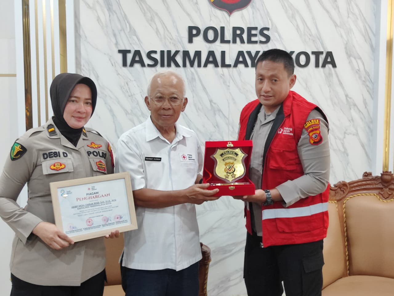 Pecahkan Rekor 1.520 Labu, Kapolres Faruk Dikukuhkan Jadi Koordinator Keluarga Donor Darah Tasikmalaya