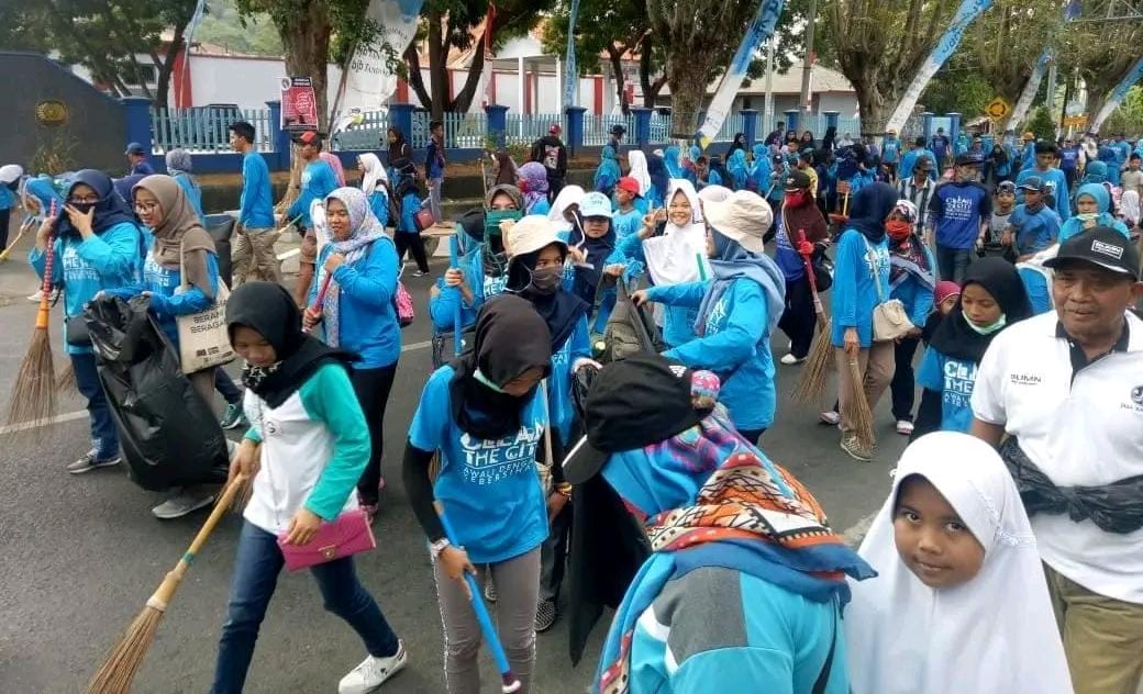 Ribuan Pengunjung Ramaikan Karnaval TOF, 230 Relawan Siap Lakukan Aksi Bersih-Bersih