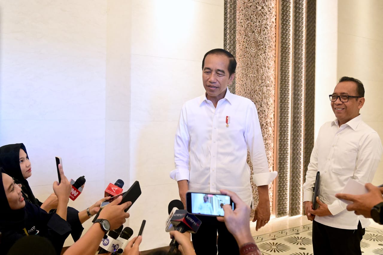 Jokowi Ngantor Perdana di IKN