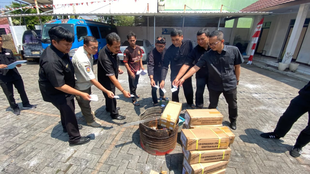 13.849 KTP-el Lama Dimusnahkan Disdukcapil Garut, Cegah Data Warga Disalahgunakan