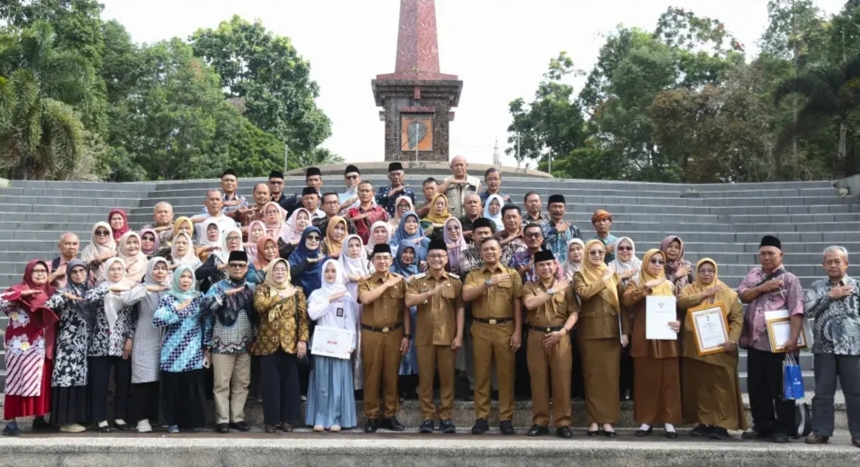 63 ASN Pemkab Tasikmalaya Purna Tugas, Bupati Cecep Berikan Penghargaan