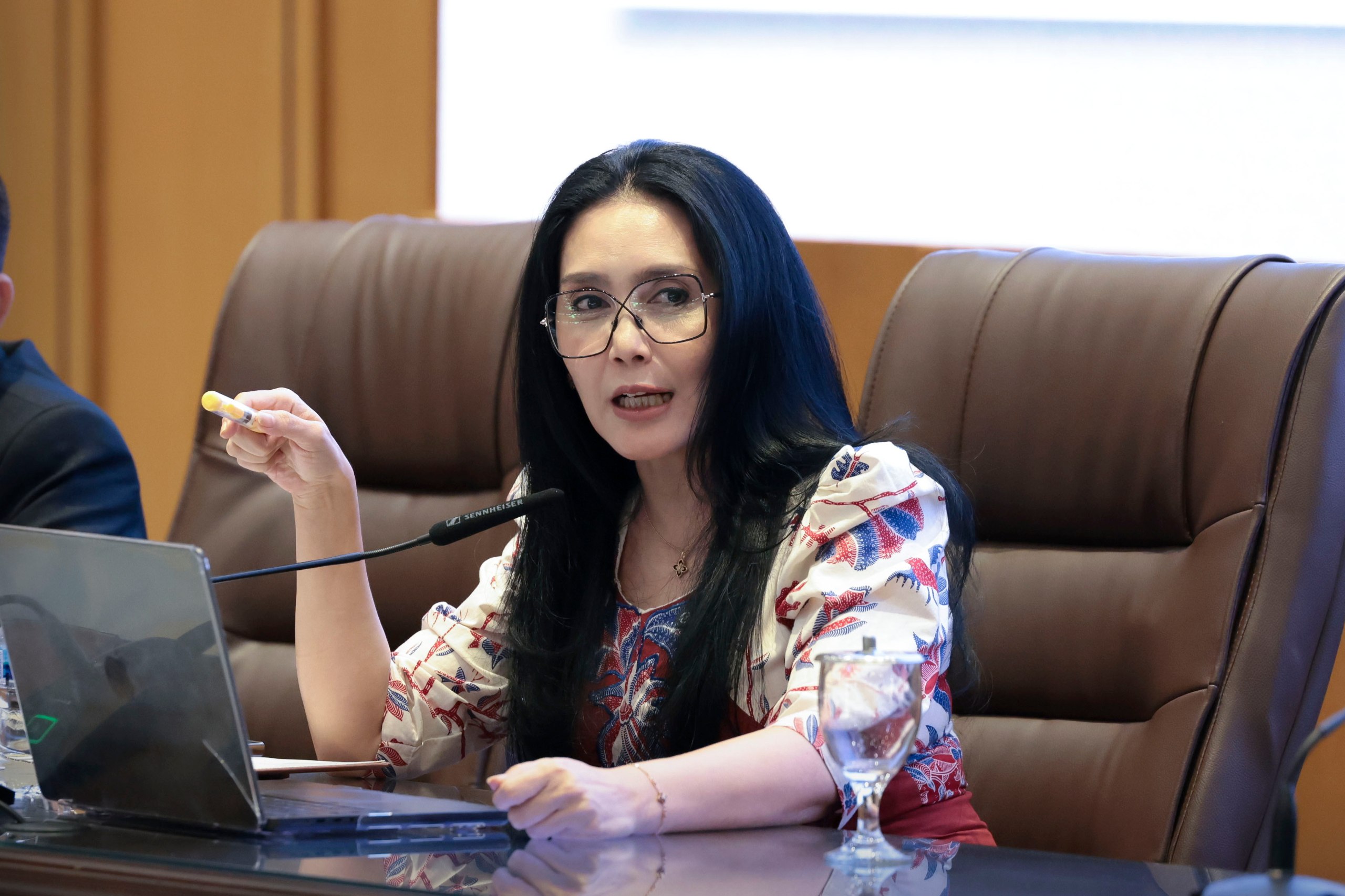 Dua Tahun Pemerintahan Prabowo, Rieke Soroti Implementasi Kebijakan