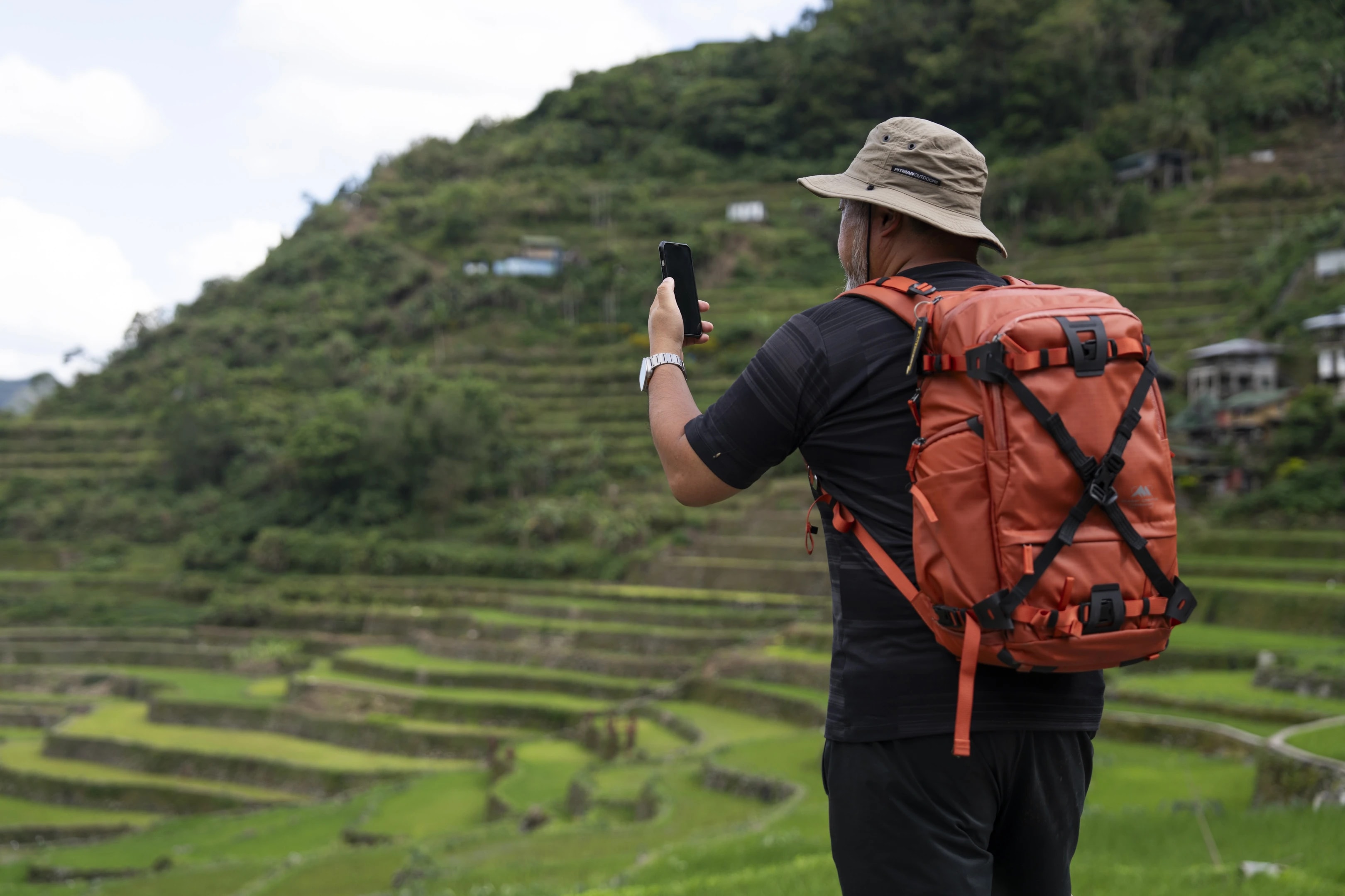 Starlink Mobile Could Soon Take Its Satellite Phone Service Global