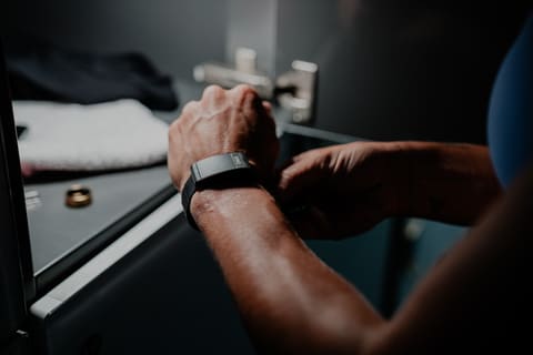 QALO Launches $199 Smart Band With 12-Day Battery and No Subscription