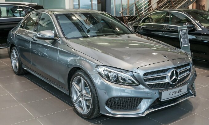 Mẫu C200 tại lý ở Mercedes. Ảnh: Paultan