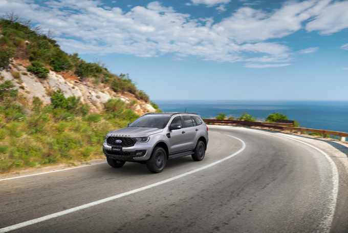 Ford Everest 2021 trong một chuyến trải nghiệm.