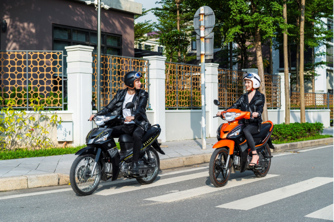 Người dùng cầm lái Sirius FI 2021.