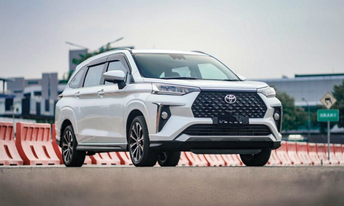 Veloz ra mắt tại Indonesia tháng 11/2021, cũng là thị trường đầu tiên xe bán ra. Ảnh: Line Today