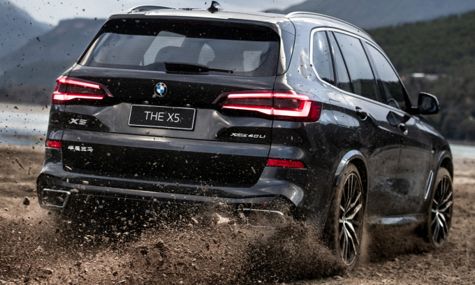 Mẫu SUV bản trục cơ sở dài chỉ dành riêng cho thị trường Trung Quốc, bán ra hai phiên bản. Ảnh: BMW