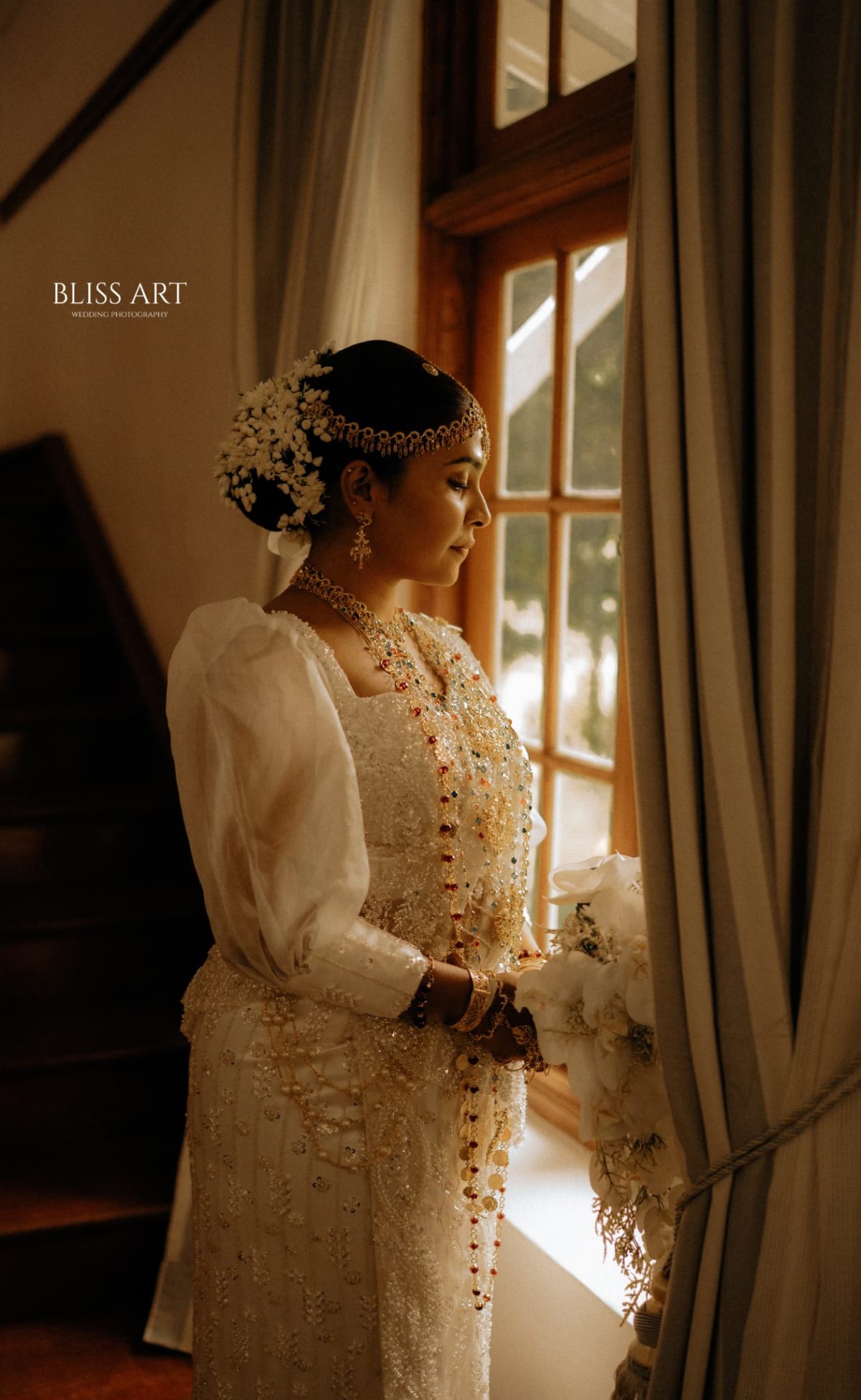 Kandyan Bride, Poruwa Ceremony, Mul Anduma