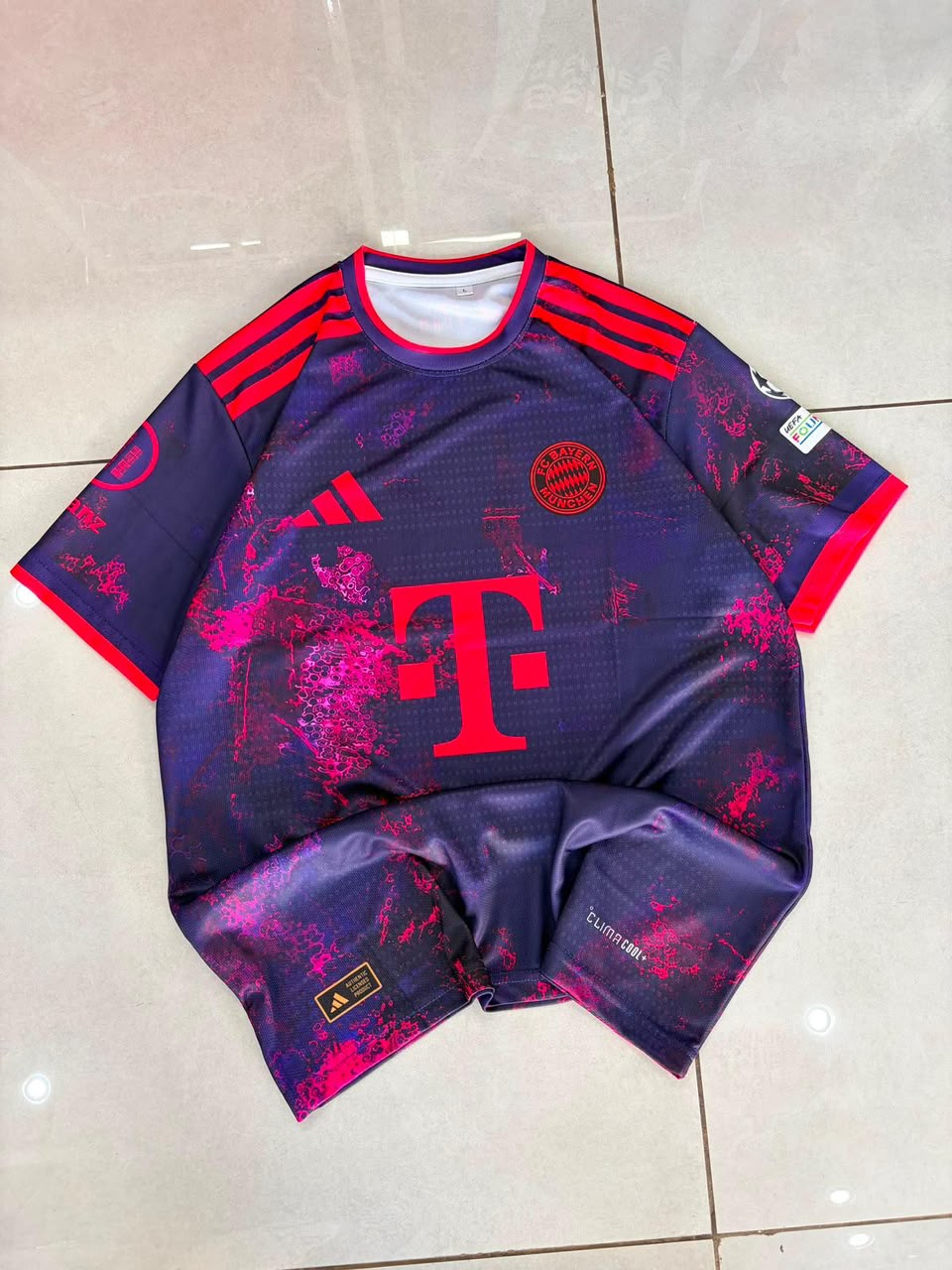 FC Bayern Munich 24/25 Away Kit (Dark Purple / Neon Graphic) — Harry Kane #9