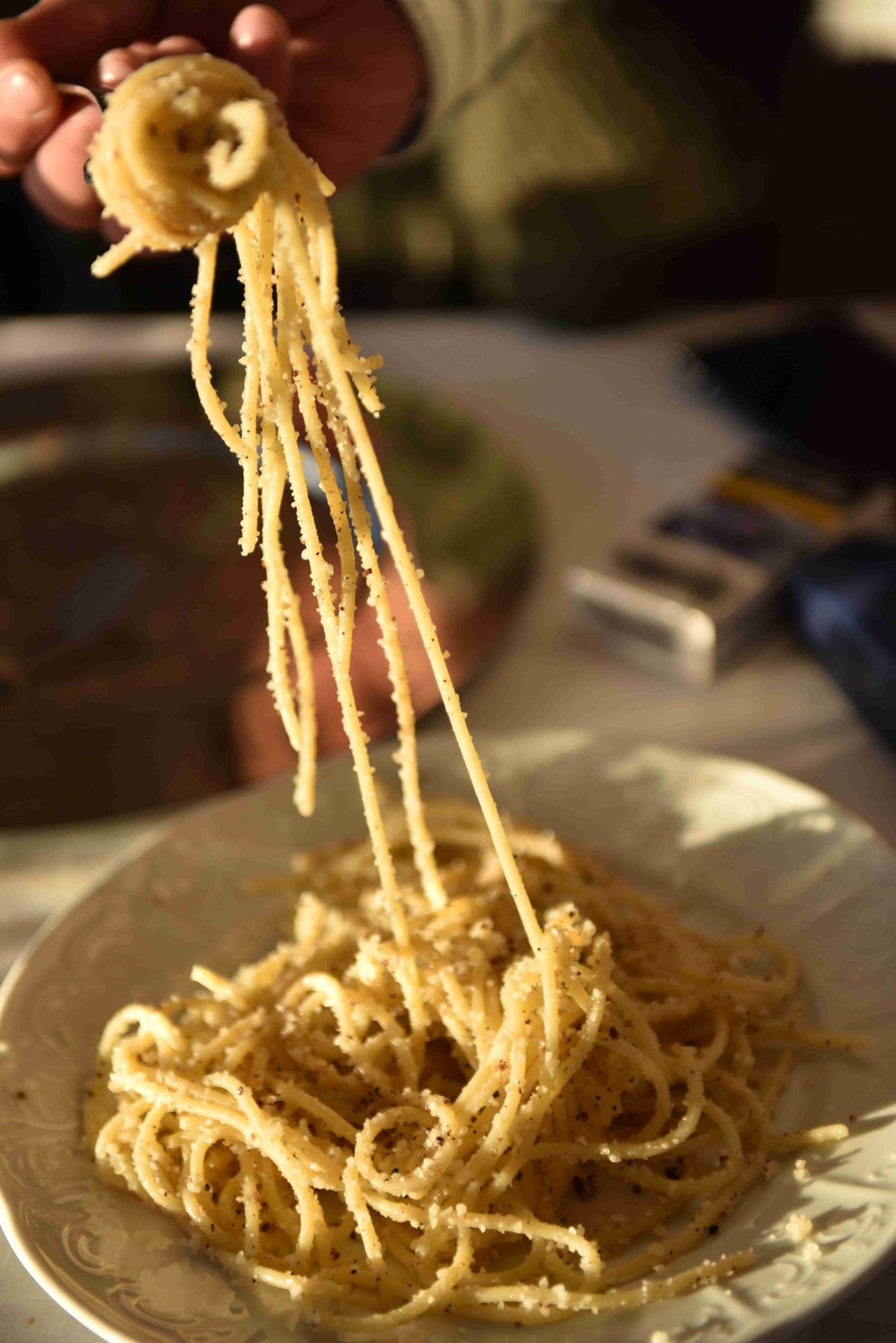 Lo chef stellato Salvatore Tassa ai fornelli di Casa Lerario