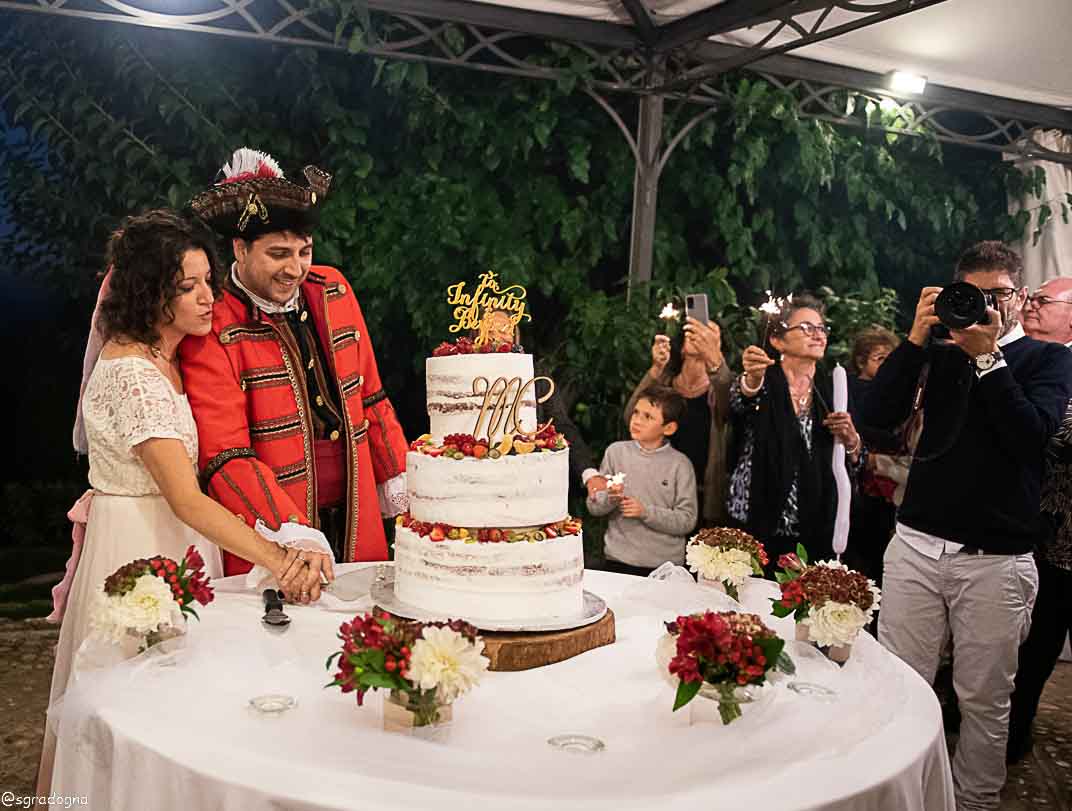 Carlotta ha detto SI al suo Marcello all’altare del nostro giardino in una splendida giornata di ottobre