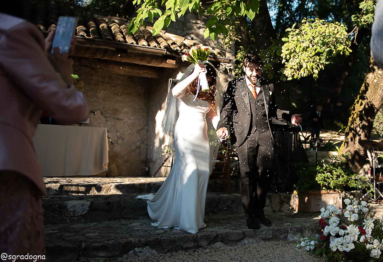 Miriam e Vittorio si sono promessi amore eterno davanti all’altare nel nostro giardino