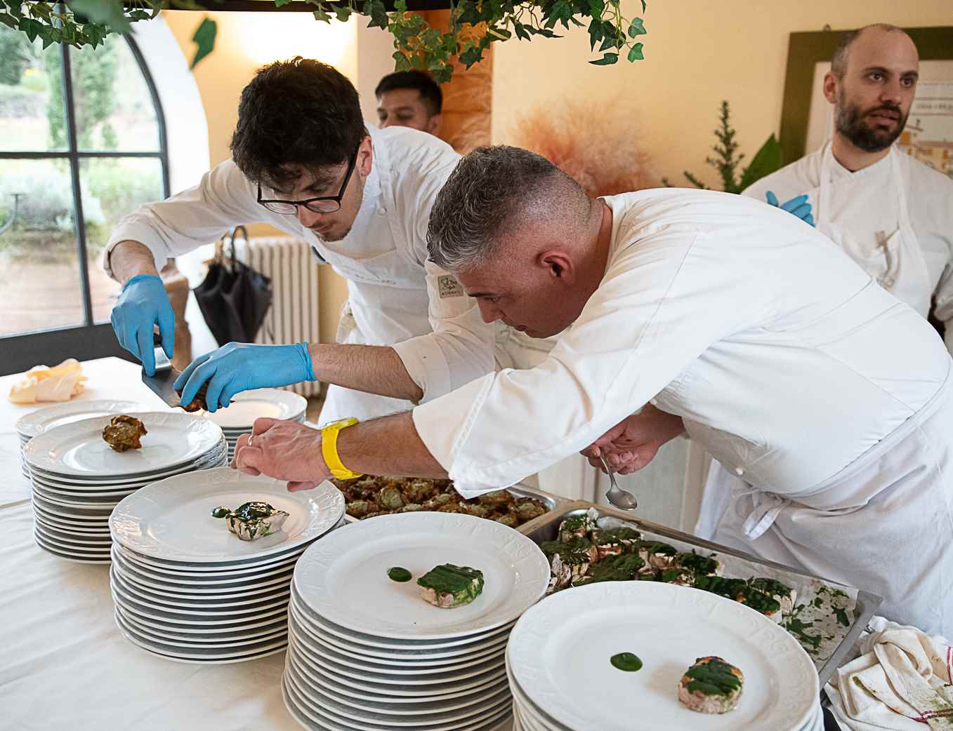 Chef stellati Michelin a Casa Lerario. Nicola Fossaceca e la sua brigata per un sabato qui da noi