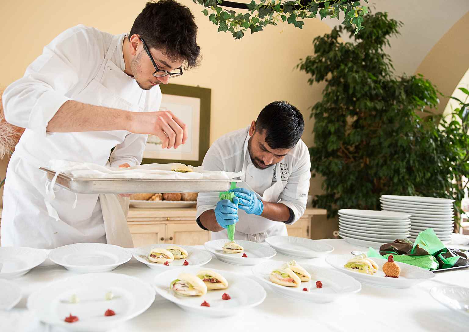 Chef stellati Michelin a Casa Lerario. Nicola Fossaceca e la sua brigata per un sabato qui da noi