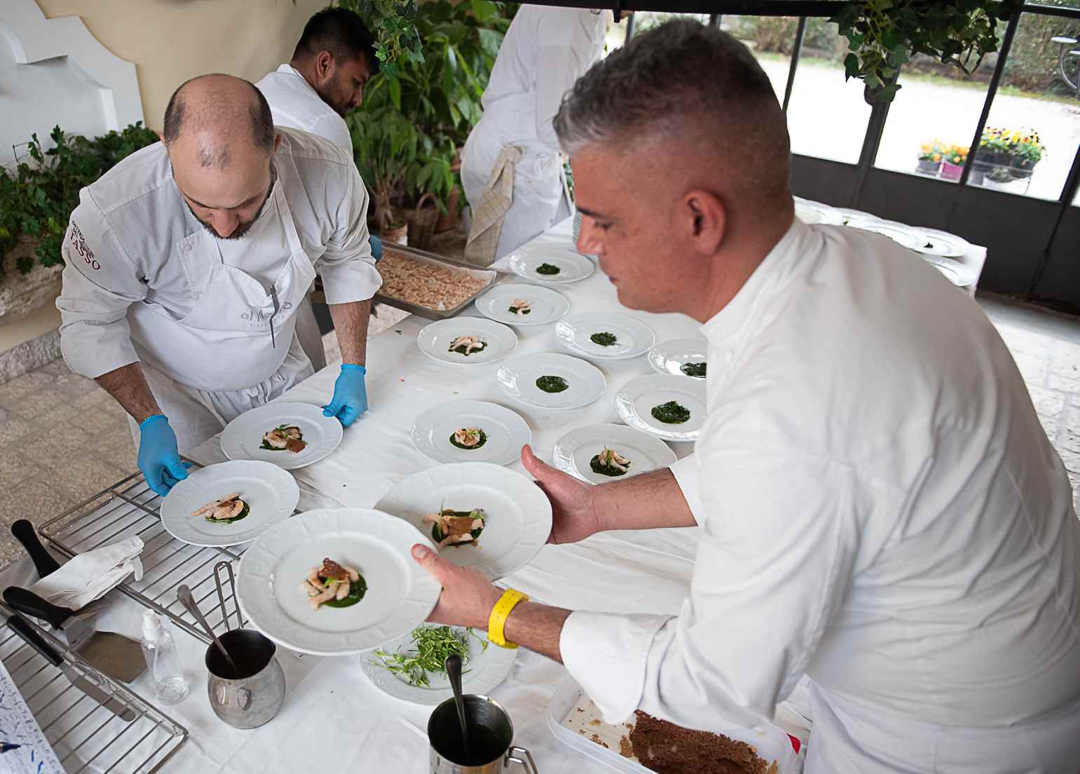 Chef stellati Michelin a Casa Lerario. Nicola Fossaceca e la sua brigata per un sabato qui da noi