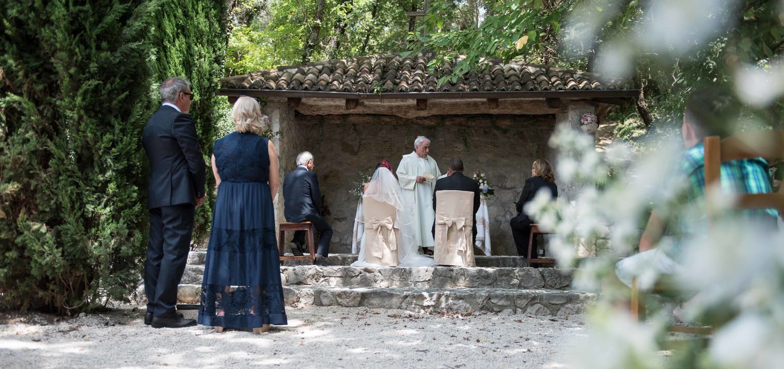 Un nuovo matrimonio celebrato al nostro altare. Un’altra famiglia che nasce qui nel nostro agriturismo