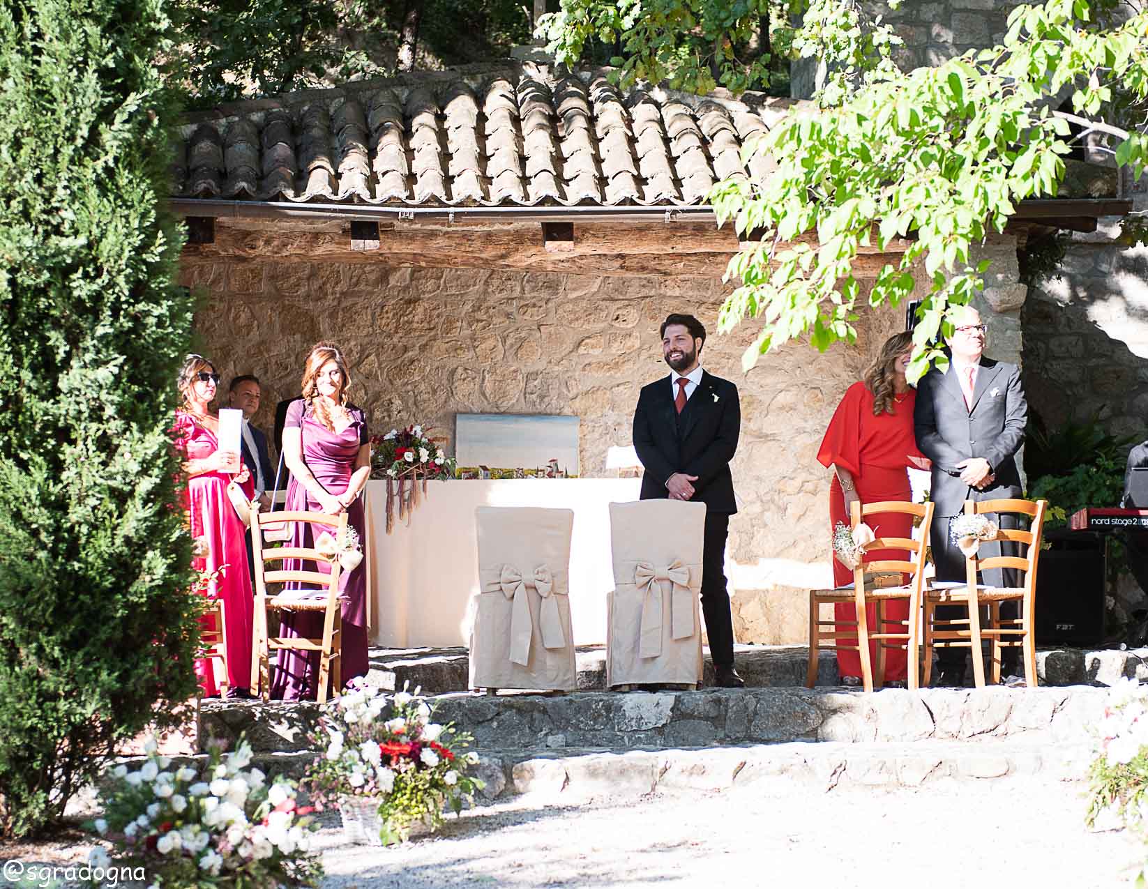 Miriam e Vittorio si sono promessi amore eterno davanti all’altare nel nostro giardino