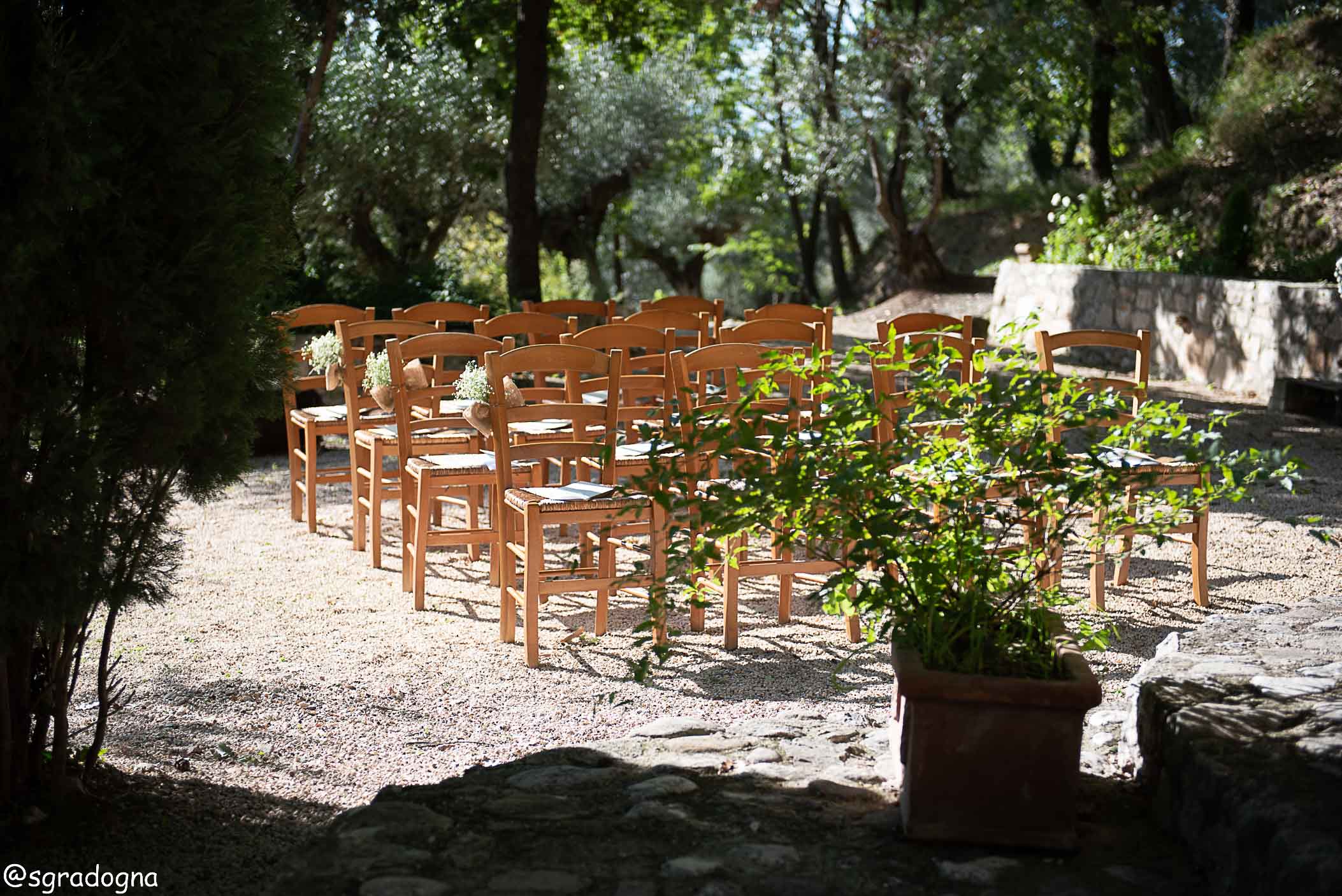 Miriam e Vittorio si sono promessi amore eterno davanti all’altare nel nostro giardino