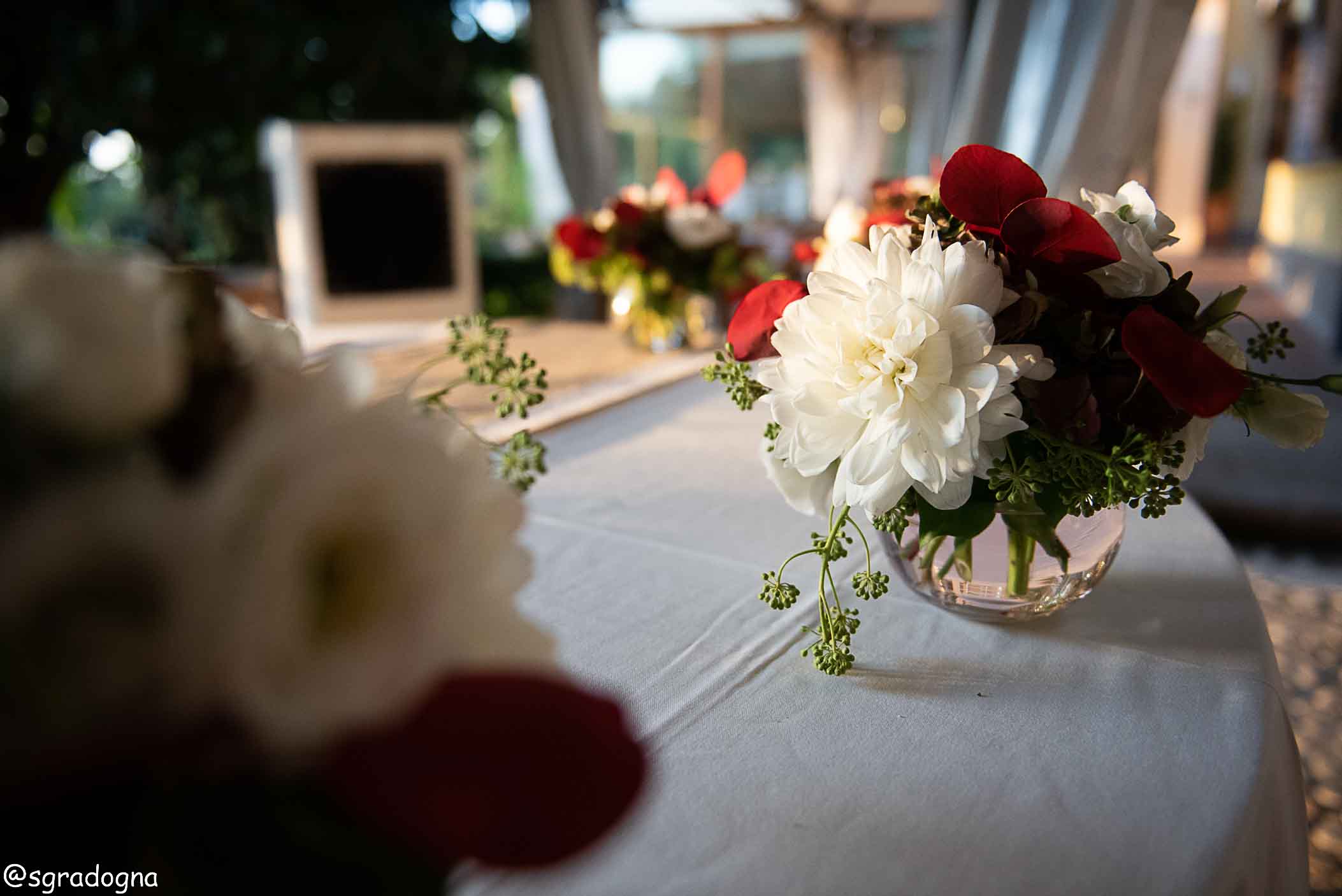 Miriam e Vittorio si sono promessi amore eterno davanti all’altare nel nostro giardino