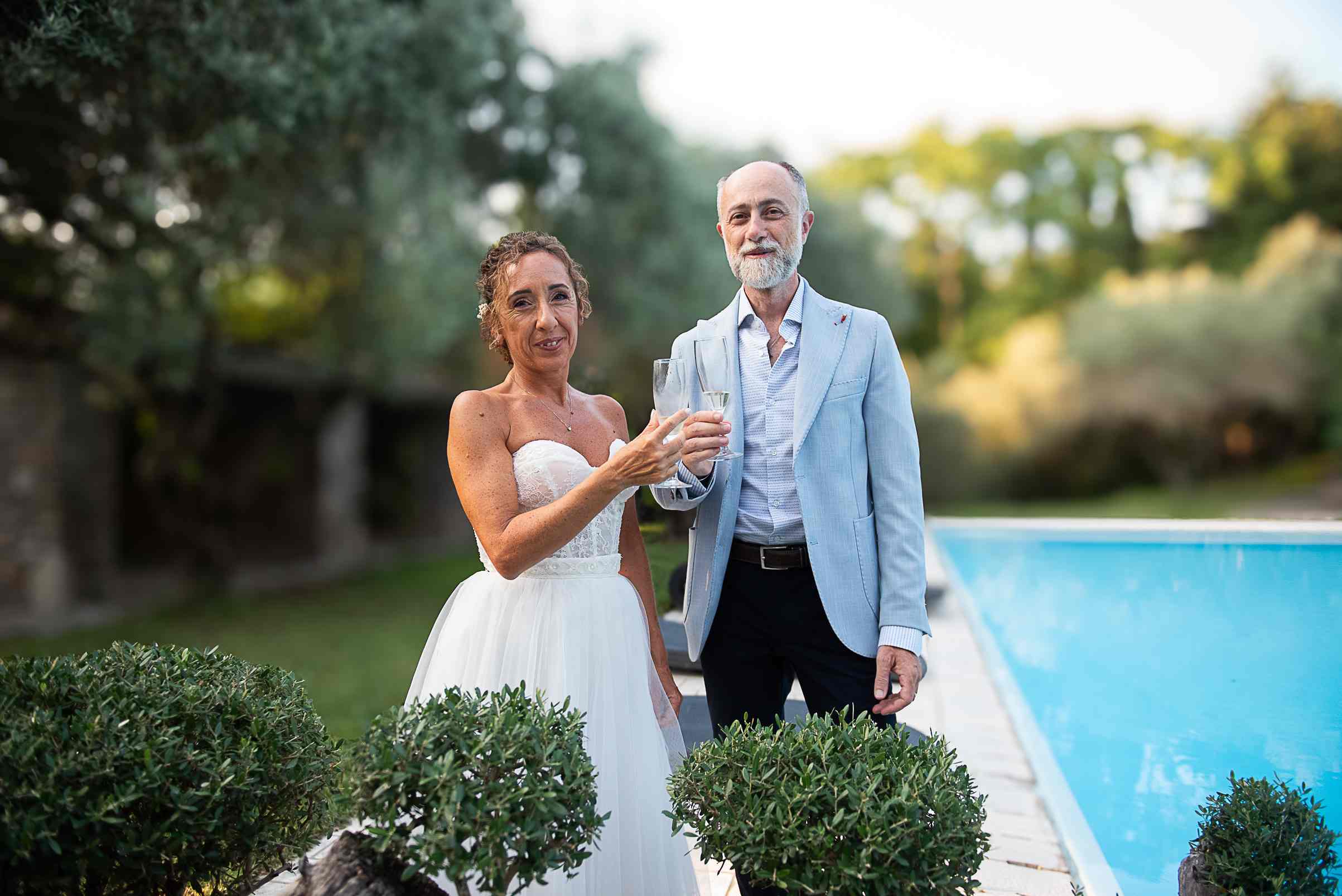 Festa in piscina e nel nostro giardino. Ecco il matrimonio di Paola e Andrea qui da noi