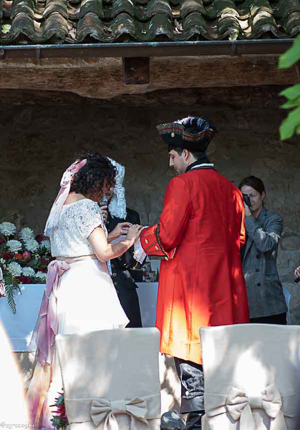 Carlotta ha detto SI al suo Marcello all’altare del nostro giardino in una splendida giornata di ottobre