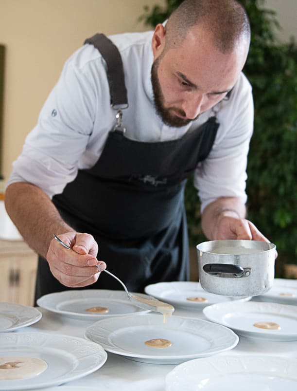 Chef Stellati ai fornelli di Casa Lerario. Marco Caputi del Maeba