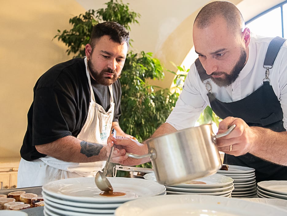 Chef Stellati ai fornelli di Casa Lerario. Marco Caputi del Maeba