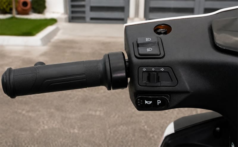 Y2 — Indicators, Horn & Parking Controls