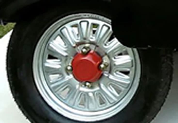 Mayuri Dustbin Cart — Stylish alloys with bigger tyre